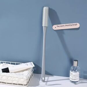 Toe Seam Cleaning Brush